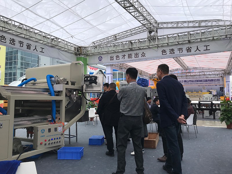 色选机|食品色选机|再生资源色选机|矿石色选机|履带色选机 色选机|食品色选机|再生资源色选机|矿石色选机|履带色选机